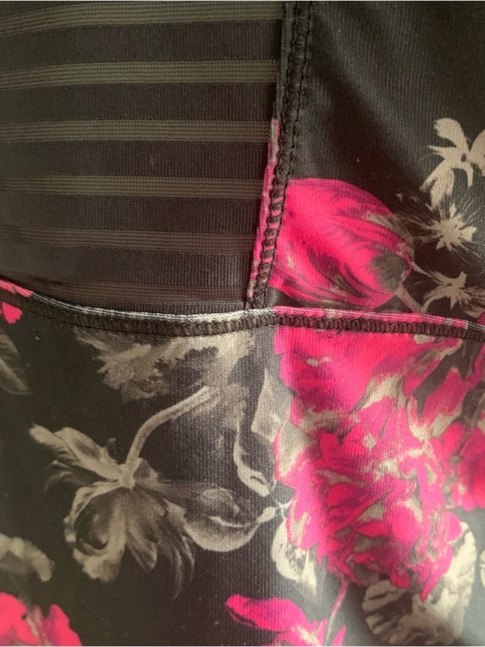 Sports Tunic Tank Gym Yoga Everyday Wear Black Floral Pink Size M - Picture 3 of 13